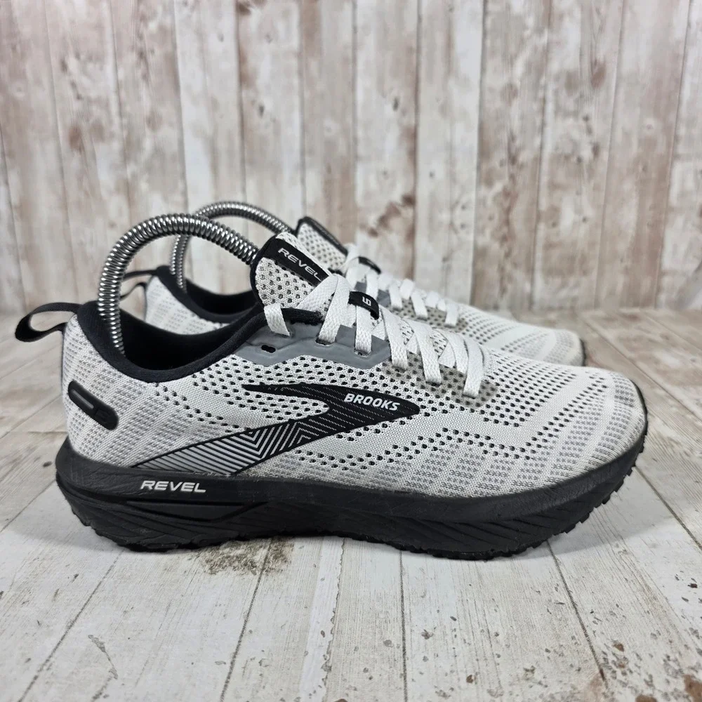 Brooks Revel 6 Womens Running Shoes White Black 1203861B121 Size 7 Medium B